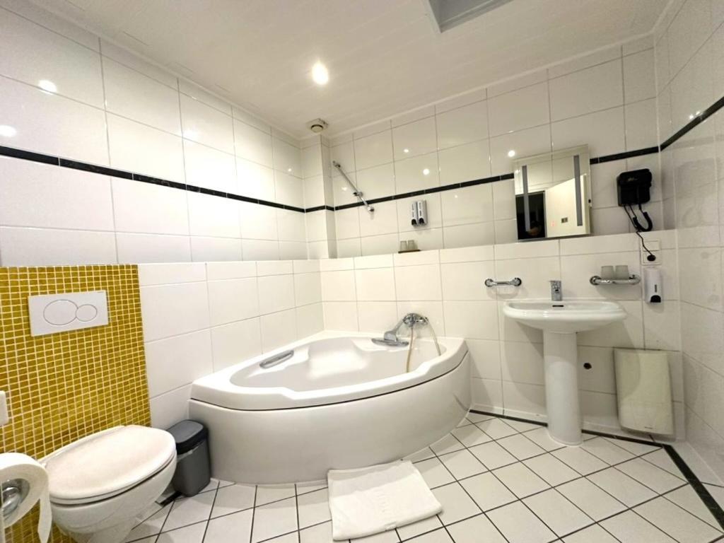 Hotel Destille Dormagen Quarto foto